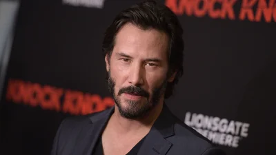 Брутальный Киану Ривз украсил обложку GQ – от этого взгляда у вас будут мурашки по коже