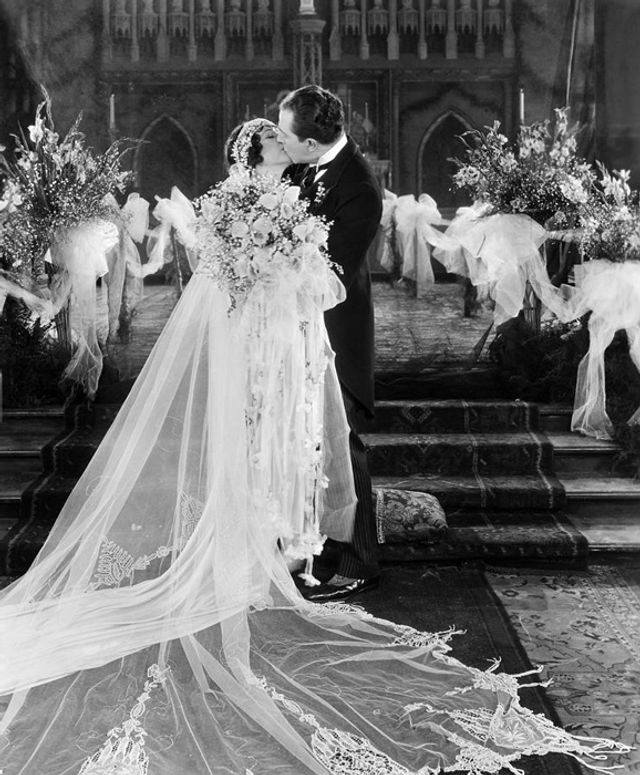 Вы точно не знали, как раньше в Голливуде снимали откровенные сцены - фото 429592