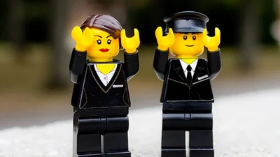 LEGO випустили конструктор-кладовище, і це найдивніша іграшка для дітей, яку ви бачили