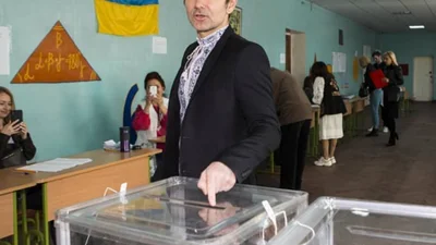 Выборы 2019: украинские звезды исполнили свой гражданский долг, и вот как это было