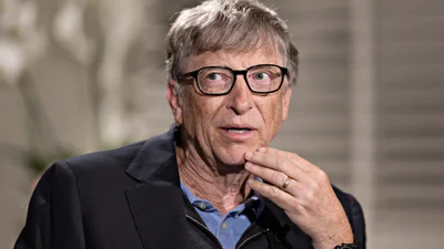 Женатый Билл Гейтс оторвался в ночном клубе с молоденькими сердцеедками