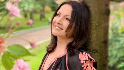 71-річна Софія Ротару зачарувала весняною фотосесією