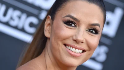 Оголилась і не помітила: Єва Лонгорія засвітила трусики на червоній доріжці