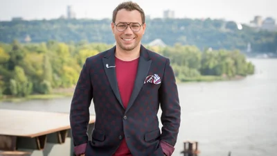 Андре Тана бесстыдно раздели до трусов, и теперь у него есть спонтанная секси-фоточка