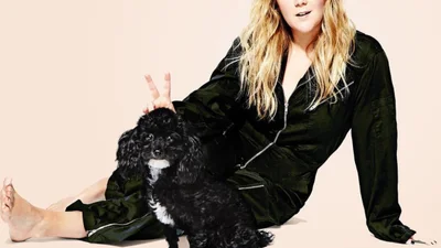 Эми Шумер впервые стала мамой, и вот, как выглядит ее звездный малыш