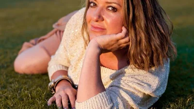 На цьому фото 43-річна Наталя Могилевська немов пантера, що провокує на сексуальні ігри