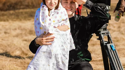 Дочь Анатолия Анатолича снялась в клипе Артема Пивоварова "No.1"