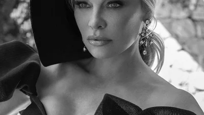 Соковита Памела Андерсон вперше в історії знялася для Vogue, і там не фото, а бомба
