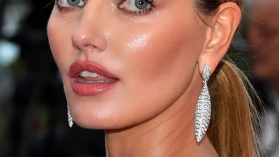 Канны 2019: крошка Алина Байкова утерла всем нос на красной дорожке фестиваля