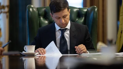 Юзеры "поймали" Зеленского на флирте с Дорофеевой