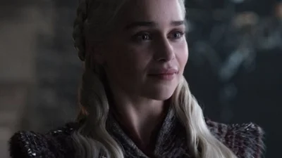 Перед зйомками фіналу "Гри престолів" Емілія Кларк слухала Гітлера й говорила з плитою