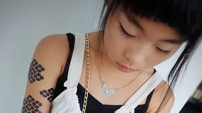 Талановита 10-річна дівчинка робить крутіші тату, ніж дорослі тату-майстри