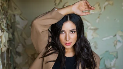 Злата Огнєвіч випустила антигламурний кліп на пісню "Солодка кара"