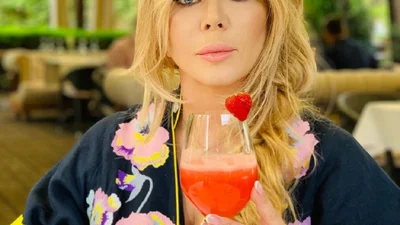 Ирина Билык удивила кардинальным изменением прически и неожиданным ярким образом