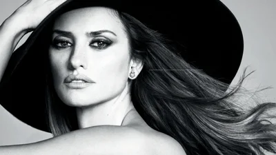 Пластические хирурги показали портрет идеально красивого лица женщины