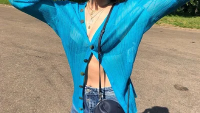 Опасная Дуа Липа засветила ягодицы в купальнике и доказала, что она просто огонь