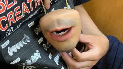 Кошелек в форме рта, что защищает деньги зубами - новинка, которая подорвет твой мозг