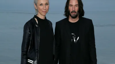 Потайливий Кіану Рівз уперше за довгий час вийшов у світ із дівчиною