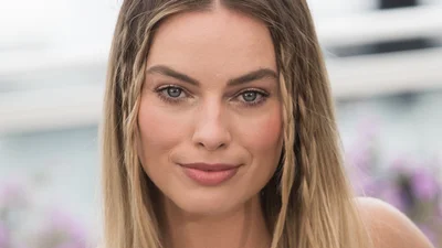 Голлівудську красуню Марго Роббі запідозрили у вагітності