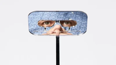 Появились очки для людей, что ничего не видят на концертах из-за роста, и это гениально