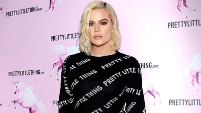 Хлои Кардашьян вышла на публику в таких странных очках, что ты едва сдержишь смех