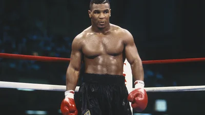 Брэд Питт отбил жену у известного боксера Майка Тайсона, но у женщины своя версия