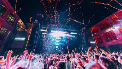 "Білі ночі" Vol.7: повітряні акробати, кілограми метафану та атмосфера карнавалу у Версалі