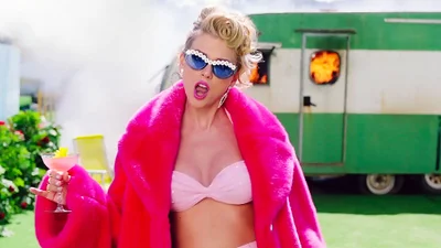 Тейлор Свіфт випустила новий кліп, у якому знялися всі "вершки" Голлівуду