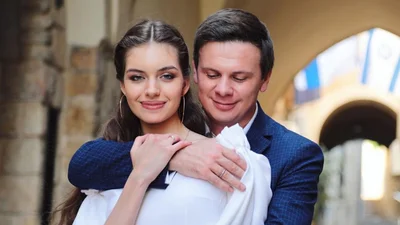 Эти фото доказывают, что Дмитрий Комаров отхватил себе не жену, а богиню