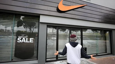 Компанія Nike поставила у своїх магазинах товсті манекени, але не всі оцінили бодіпозитив