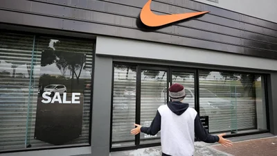 Компания Nike поставила в своих магазинах толстые манекены, но не все оценили бодипозитив