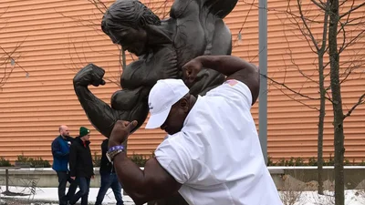 Повар Белого дома стал героем смешных фотожаб, а все из-за его фантастической бицухи