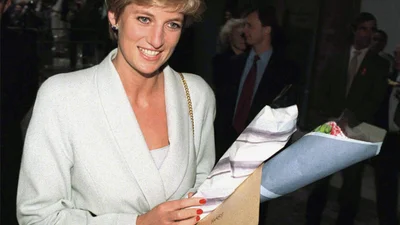 Ты будешь в шоке от того, какие платья принцессы Дианы продали за 300 тысяч долларов