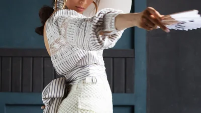 Michelle Andrade - Tranquila: співачка випустила такий же п'янкий трек, як сама текіла