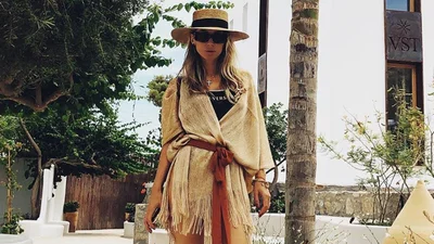 Светлана Лобода на отдыхе засветила сексуальную попу и стальной пресс