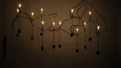 Дизайнери створили люстри з будівельного сміття, і це справжні витвори мистецтва