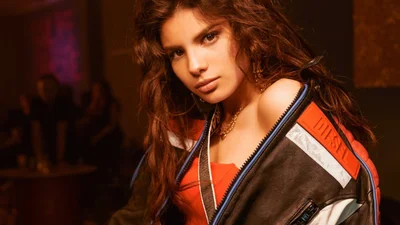 Michelle Andrade стала главою гангстерів у новому кліпі Tranquila
