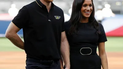 Меган Маркл стрімко схудла після пологів і зараз має розкішний вигляд