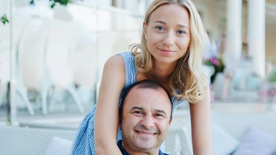 Юна коханка Віктора Павліка засвітила обручку і спричинила чутки про весілля