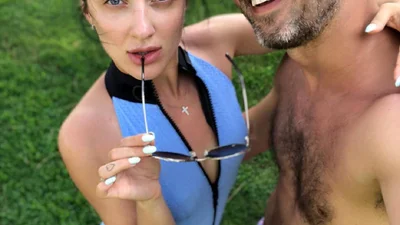 Снежана Бабкина впервые после рождения сына засветила аппетитную грудь