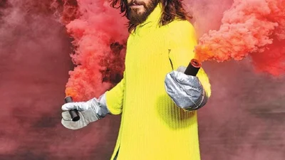 Джаред Лето в ролі вуличного музиканта виступив на пішохідному мосту в Києві