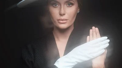Слава Каминская представила новую печальную песню "До и после" после развода с мужем