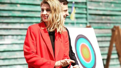 Елена Зеленская повторила один из своих удачных образов на парламентских выборах 2019