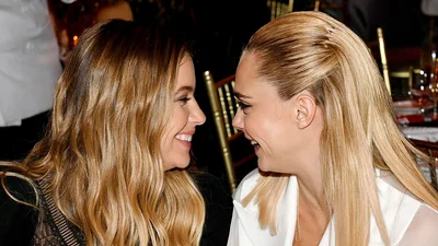 Возлюбленная Кары Делевинь показала тату, которое посвятила модели