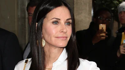 Кортни Кокс поделилась милым селфи с бойфрендом, который почти точная копия актрисы