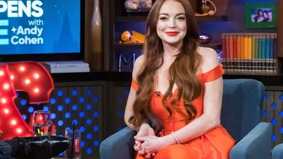 Ліндсі Лохан у сексапільній позі засвітила свої груди