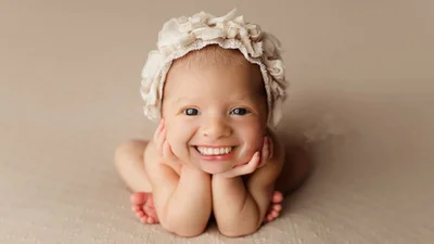 Фотограф добавила милым младенцам улыбку на все 32, и это самое смешное, что вы видели