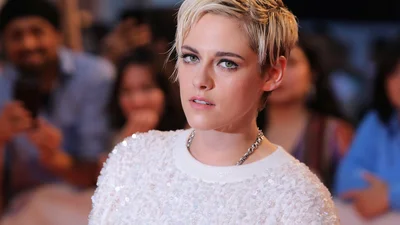 Кристен Стюарт снялась в чувственной фотосессии, где ее совсем не узнать