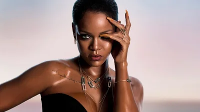 Ріанна в сексуальній білизні продемонструвала нову колекцію одягу від свого бренду