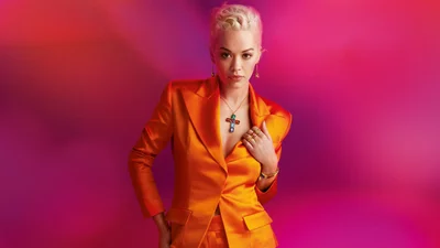 Рита Ора поражает своими яркими look`ми в новой фотосессии